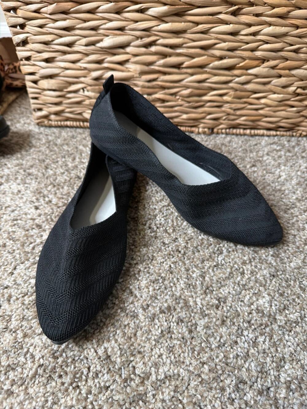 Black fabric pointy toe, ballet flat 9-9.5 683
